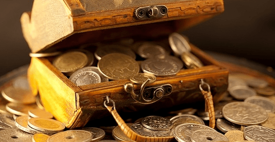 Amulets ar airgead agus ádh mór
